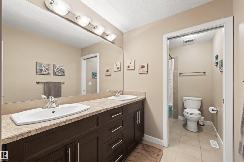1477 Wates Link Link, Edmonton, AB - Indoor Photo Showing Bathroom