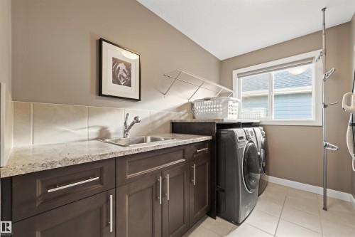 1477 Wates Link Link, Edmonton, AB - Indoor Photo Showing Laundry Room