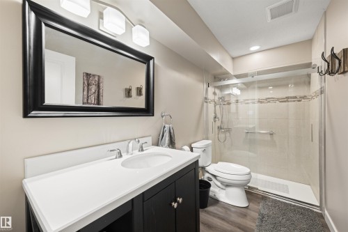 1477 Wates Link Link, Edmonton, AB - Indoor Photo Showing Bathroom