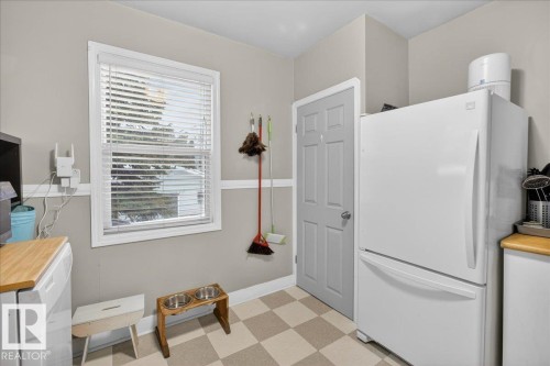 11234 68 Street, Edmonton, AB - Indoor