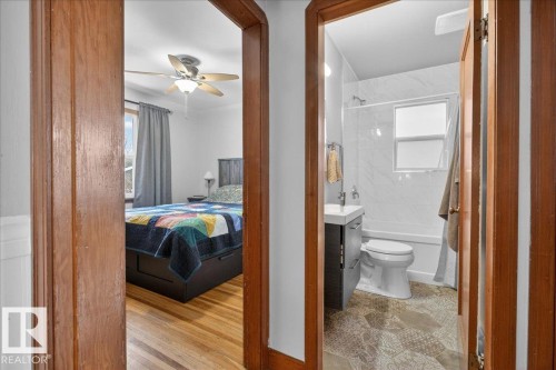 11234 68 Street, Edmonton, AB - Indoor Photo Showing Bathroom