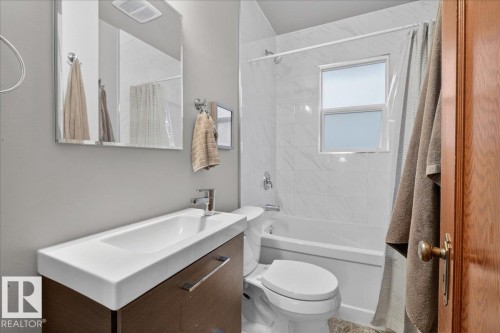 11234 68 Street, Edmonton, AB - Indoor Photo Showing Bathroom