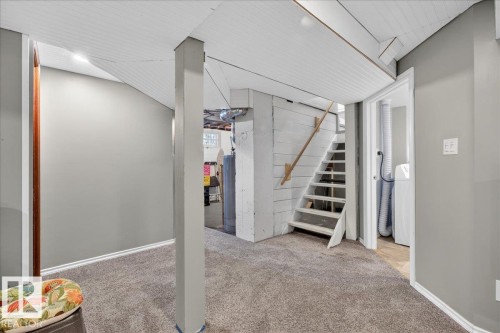 11234 68 Street, Edmonton, AB - Indoor Photo Showing Other Room