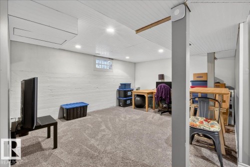 11234 68 Street, Edmonton, AB - Indoor