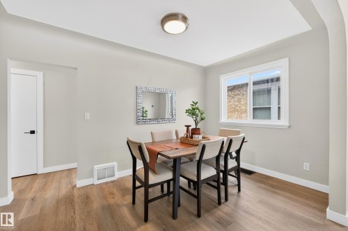 11330 67 Street, Edmonton, AB - Indoor Photo Showing Dining Room