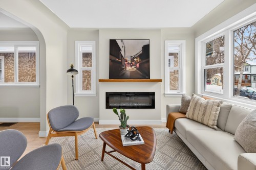 11330 67 Street, Edmonton, AB - Indoor Photo Showing Living Room With Fireplace