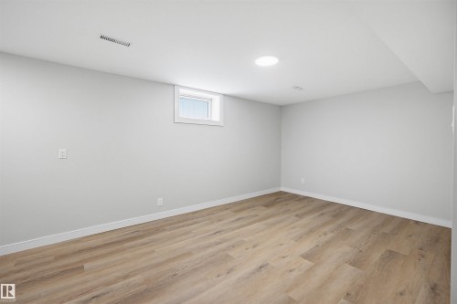 11330 67 Street, Edmonton, AB - Indoor Photo Showing Other Room