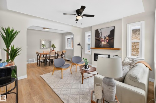 11330 67 Street, Edmonton, AB - Indoor