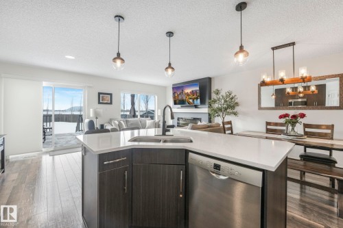 5507 Crabapple Loop, Edmonton, AB - Indoor Photo Showing Kitchen With Double Sink With Upgraded Kitchen
