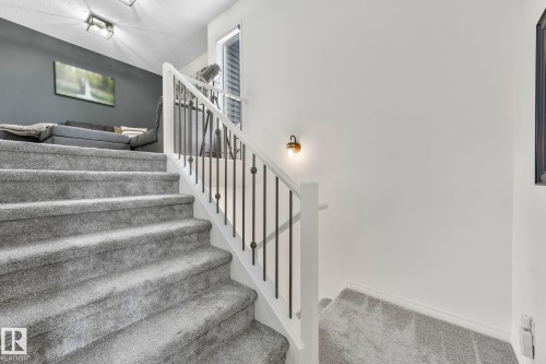 5507 Crabapple Loop, Edmonton, AB - Indoor Photo Showing Other Room