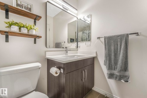 5507 Crabapple Loop, Edmonton, AB - Indoor Photo Showing Bathroom