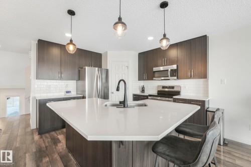 5507 Crabapple Loop, Edmonton, AB - Indoor Photo Showing Kitchen With Upgraded Kitchen