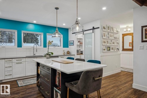 9602 83 Avenue, Edmonton, AB - Indoor