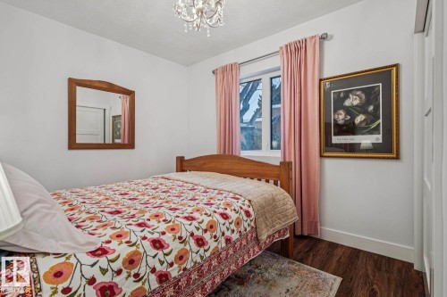 9602 83 Avenue, Edmonton, AB - Indoor Photo Showing Bedroom