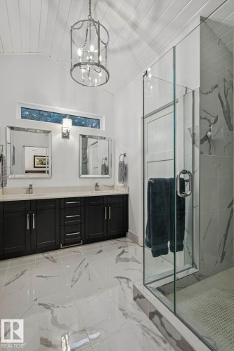 9602 83 Avenue, Edmonton, AB - Indoor Photo Showing Bathroom