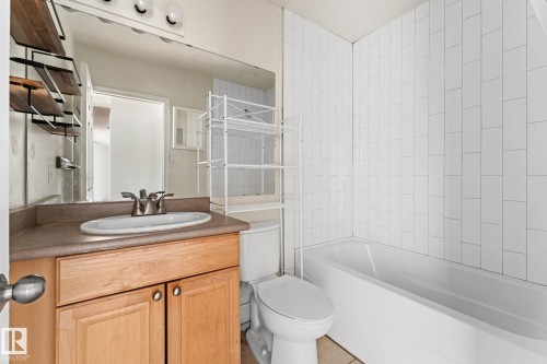13 11008 124 St, Edmonton, AB - Indoor Photo Showing Bathroom