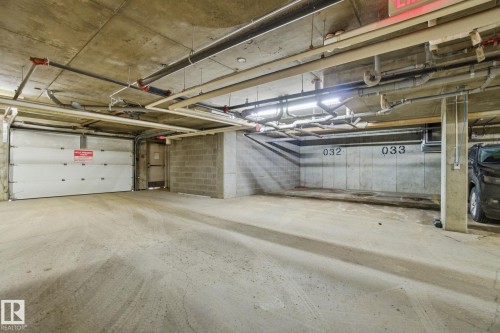 205 9910 111 Street, Edmonton, AB - Indoor Photo Showing Garage