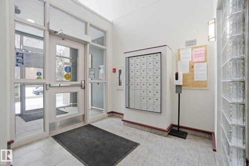 205 9910 111 Street, Edmonton, AB - Indoor Photo Showing Other Room