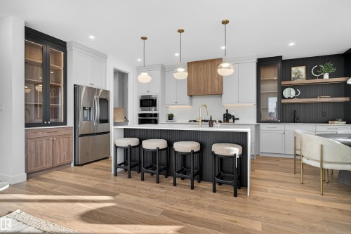 213 Paterson Link, Edmonton, AB - Indoor Photo Showing Kitchen With Upgraded Kitchen