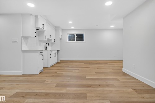 213 Paterson Link, Edmonton, AB - Indoor Photo Showing Other Room