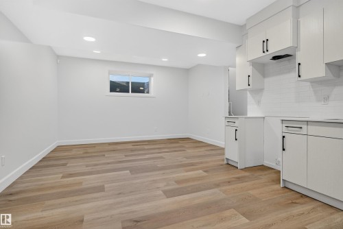 213 Paterson Link, Edmonton, AB - Indoor Photo Showing Other Room