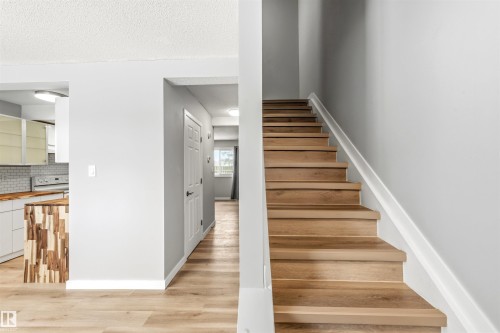 655 Abbottsfield Road, Edmonton, AB - Indoor Photo Showing Other Room