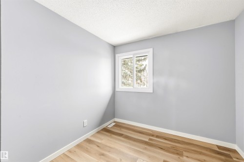 655 Abbottsfield Road, Edmonton, AB - Indoor Photo Showing Other Room