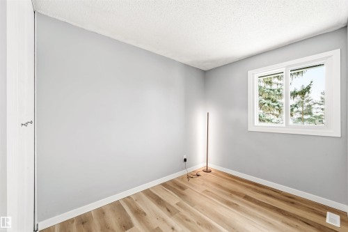 655 Abbottsfield Road, Edmonton, AB - Indoor Photo Showing Other Room