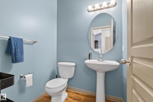 3955 Mcmullen Green, Edmonton, AB - Indoor Photo Showing Bathroom