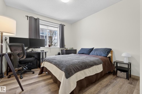 3955 Mcmullen Green, Edmonton, AB - Indoor Photo Showing Bedroom