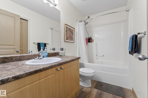 3955 Mcmullen Green, Edmonton, AB - Indoor Photo Showing Bathroom
