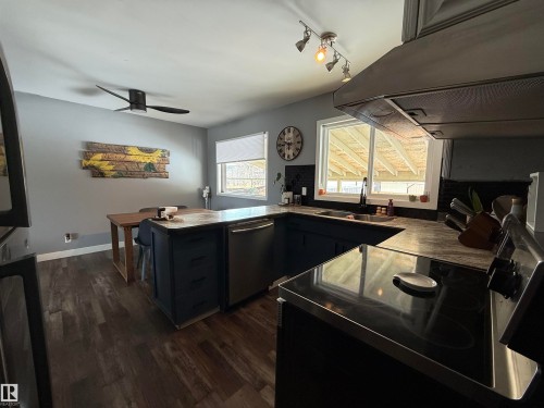 4825 55 Avenue, Drayton Valley, AB - Indoor