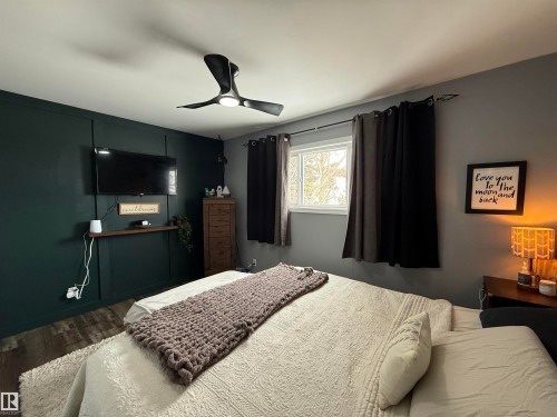 4825 55 Avenue, Drayton Valley, AB - Indoor Photo Showing Bedroom