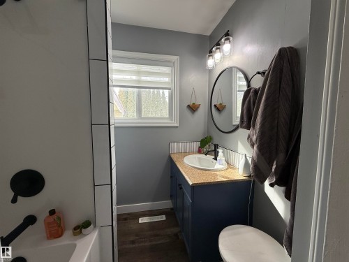 4825 55 Avenue, Drayton Valley, AB - Indoor Photo Showing Bathroom