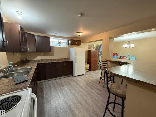 4825 55 Avenue, Drayton Valley, AB - Indoor Photo Showing Kitchen With Double Sink
