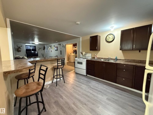 4825 55 Avenue, Drayton Valley, AB - Indoor Photo Showing Kitchen With Double Sink