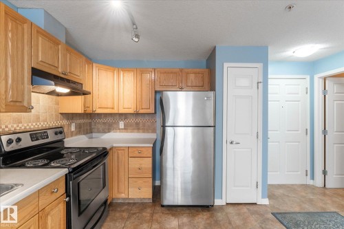 117 5005 165 Avenue, Edmonton, AB - Indoor Photo Showing Kitchen