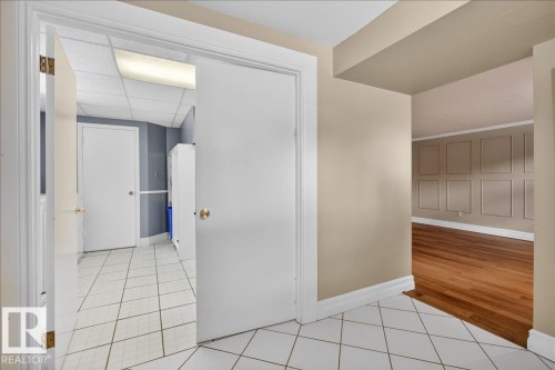 9415 128A Avenue, Edmonton, AB - Indoor Photo Showing Other Room