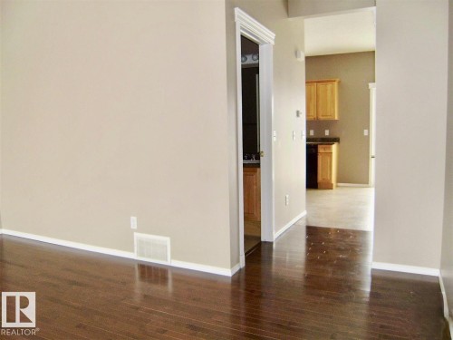 93 3380 28A Avenue Nw, Edmonton, AB - Indoor Photo Showing Other Room
