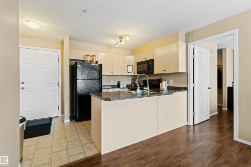 320 4309 33 Street, Stony Plain, AB - Indoor Photo Showing Kitchen