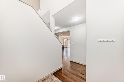 5930 165 Avenue, Edmonton, AB - Indoor Photo Showing Other Room