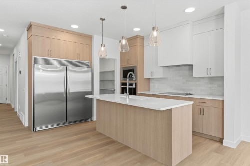 2244 4 Avenue, Edmonton, AB - Indoor Photo Showing Kitchen With Upgraded Kitchen