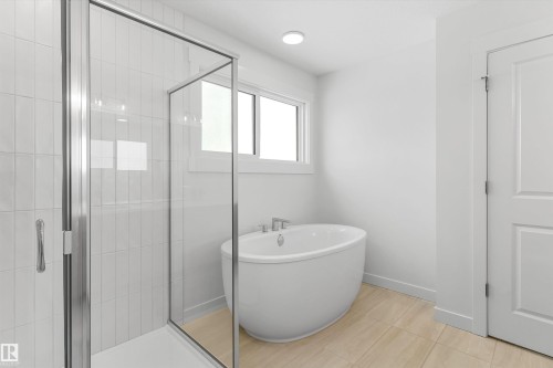 2244 4 Avenue, Edmonton, AB - Indoor Photo Showing Bathroom