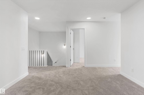 2244 4 Avenue, Edmonton, AB - Indoor Photo Showing Other Room