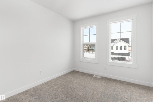 2244 4 Avenue, Edmonton, AB - Indoor Photo Showing Other Room