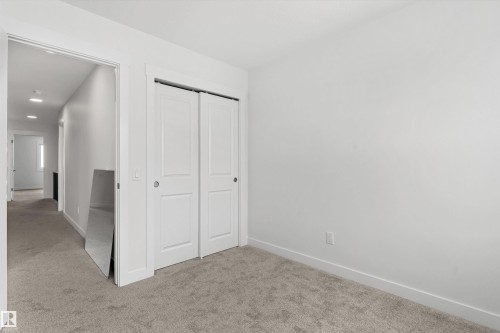 2244 4 Avenue, Edmonton, AB - Indoor Photo Showing Other Room