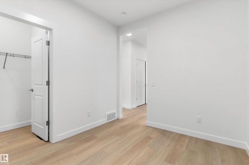 2244 4 Avenue, Edmonton, AB - Indoor Photo Showing Other Room