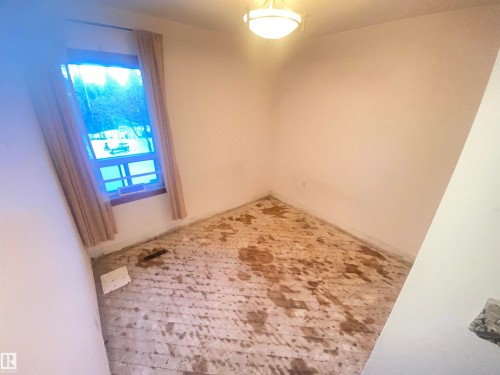7727 112S Avenue, Edmonton, AB - Indoor Photo Showing Other Room