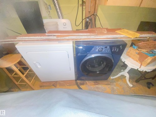 7727 112S Avenue, Edmonton, AB - Indoor Photo Showing Laundry Room
