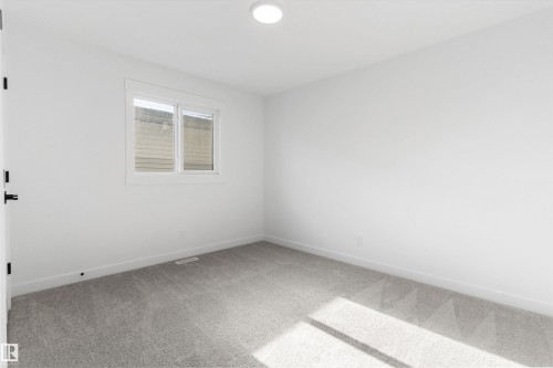 1077 Cristall Crescent, Edmonton, AB - Indoor Photo Showing Other Room
